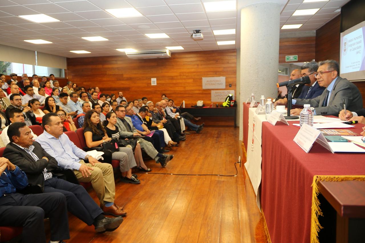 Reflexionan sobre el modelo educativo de la UATx
